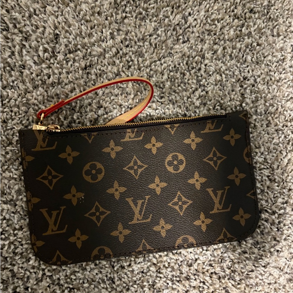 Brown clutch